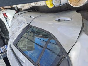 Dacia Sandero 2023 Sağ Arka Kapı Çıkma Orijinal 