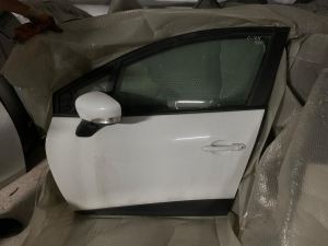 Renault Clio 4 Sol Ön Kapı Çıkma Orjinal